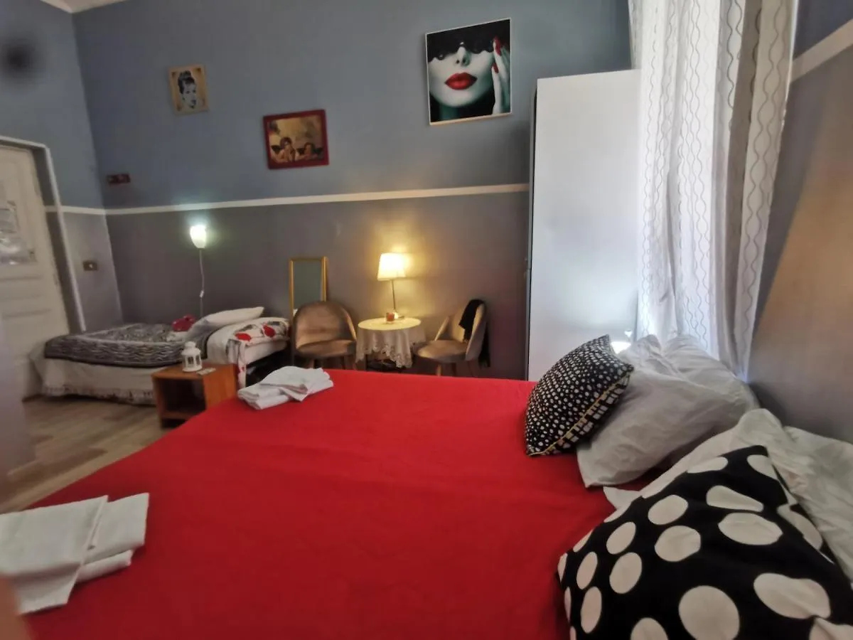 Hostel Roman Holidays Italy