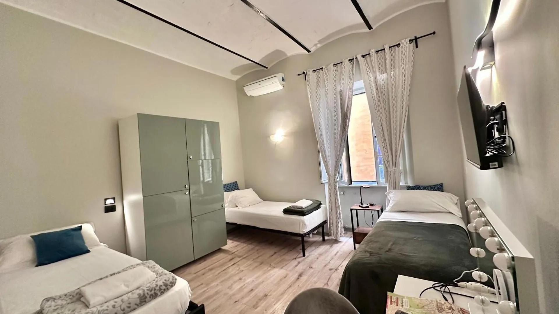 Roman Holidays Hostel Rome
