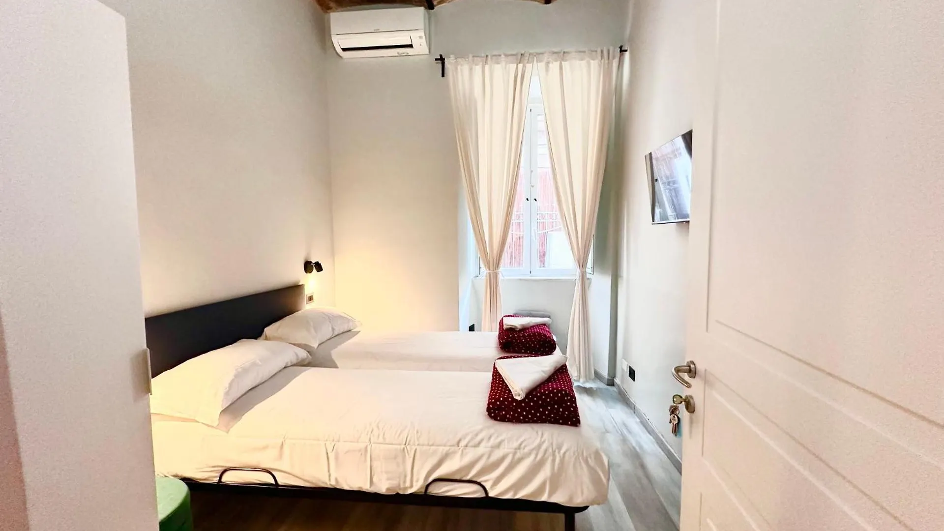 Roman Holidays 0*, Roma Italia