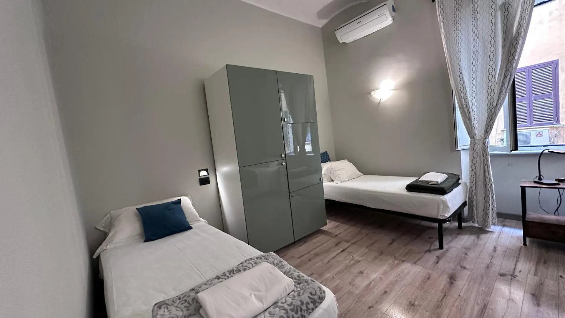 Roman Holidays 0*, Roma