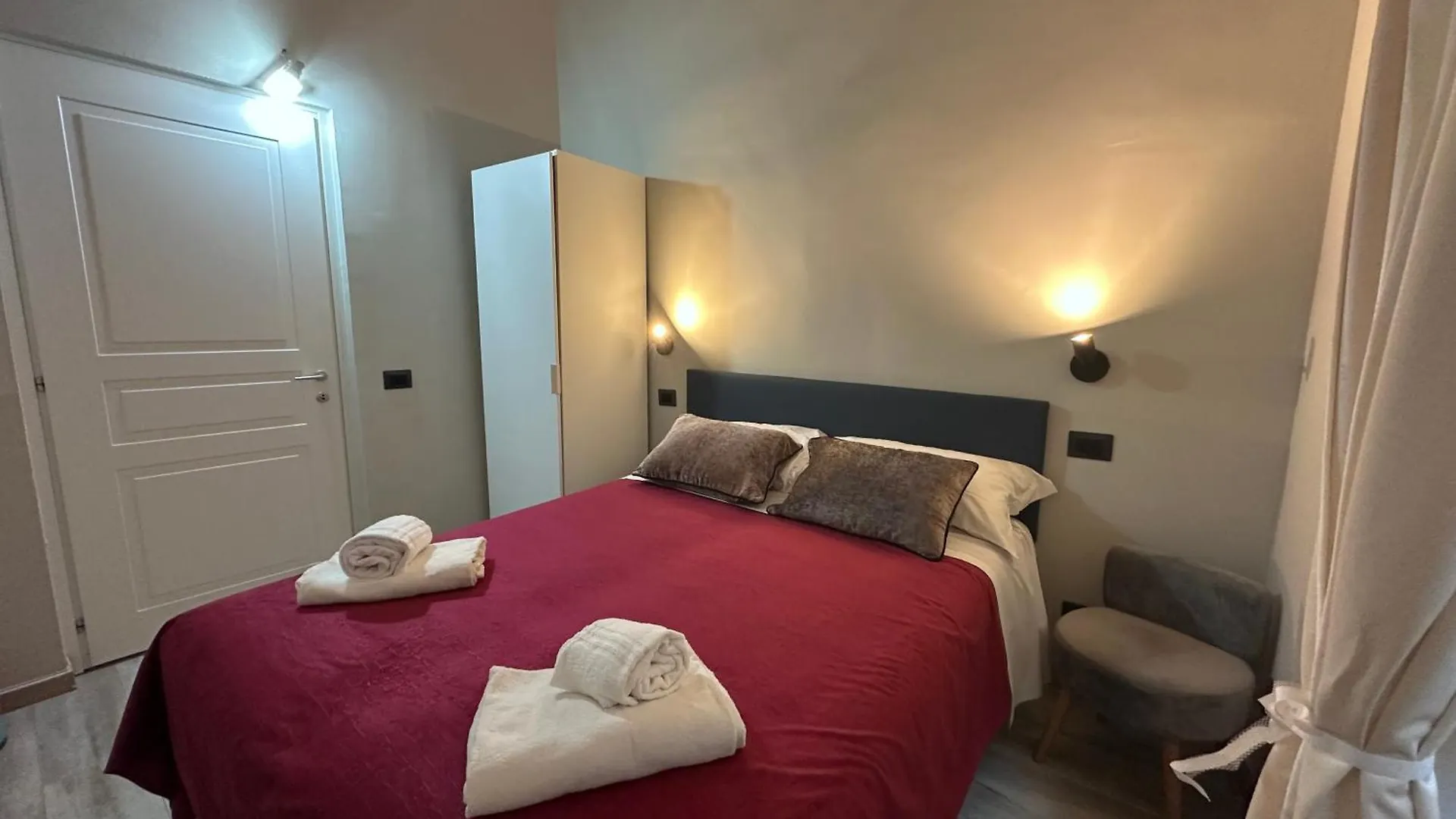Roman Holidays 0*, Roma Italia